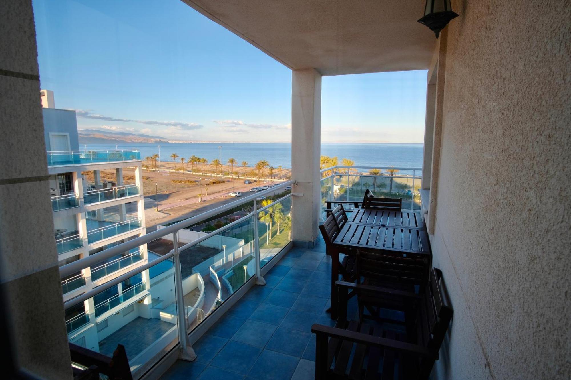 Seafront Penthouse Almeria 로쿠타스드마르 외부 사진