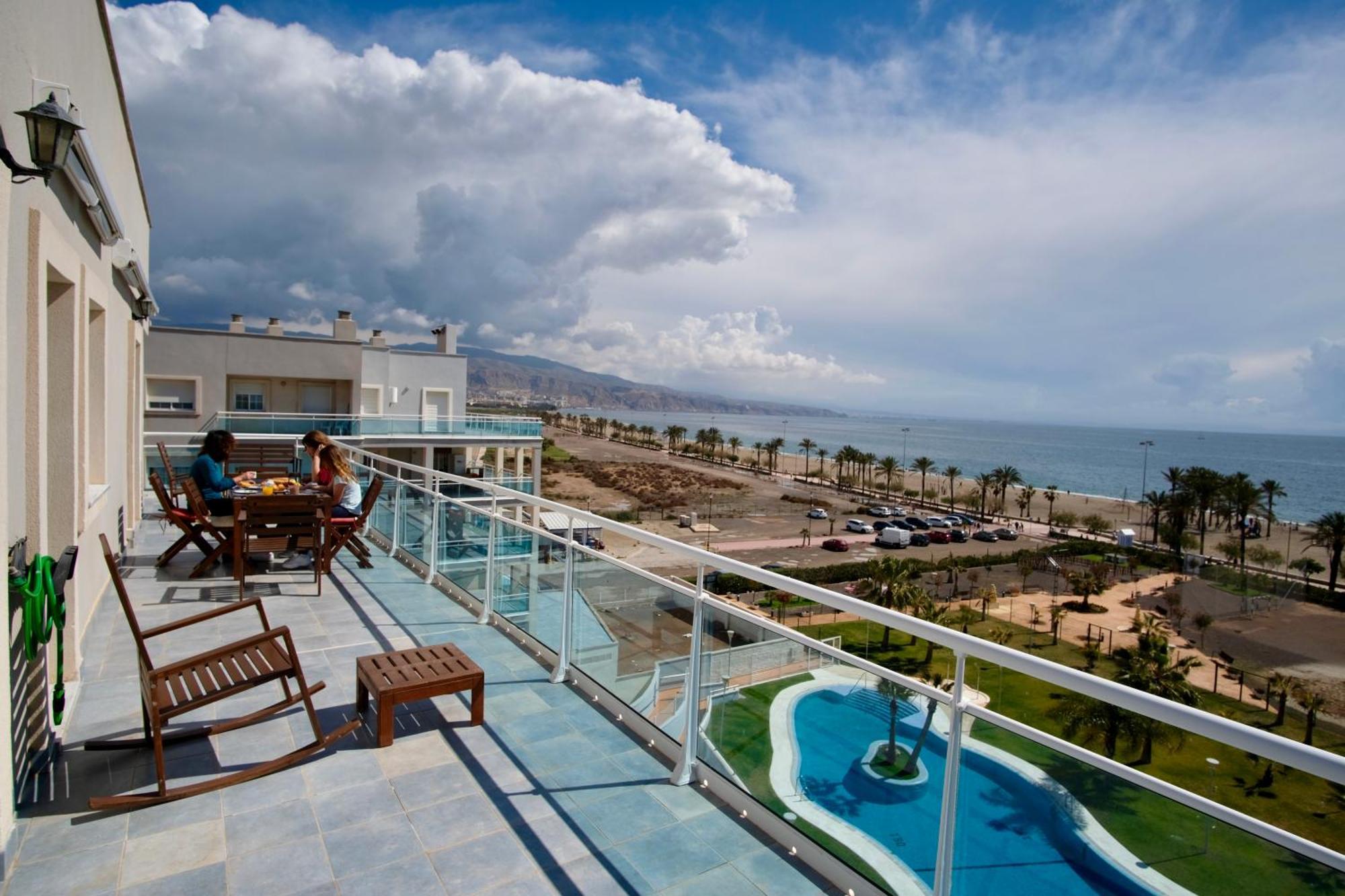 Seafront Penthouse Almeria 로쿠타스드마르 외부 사진