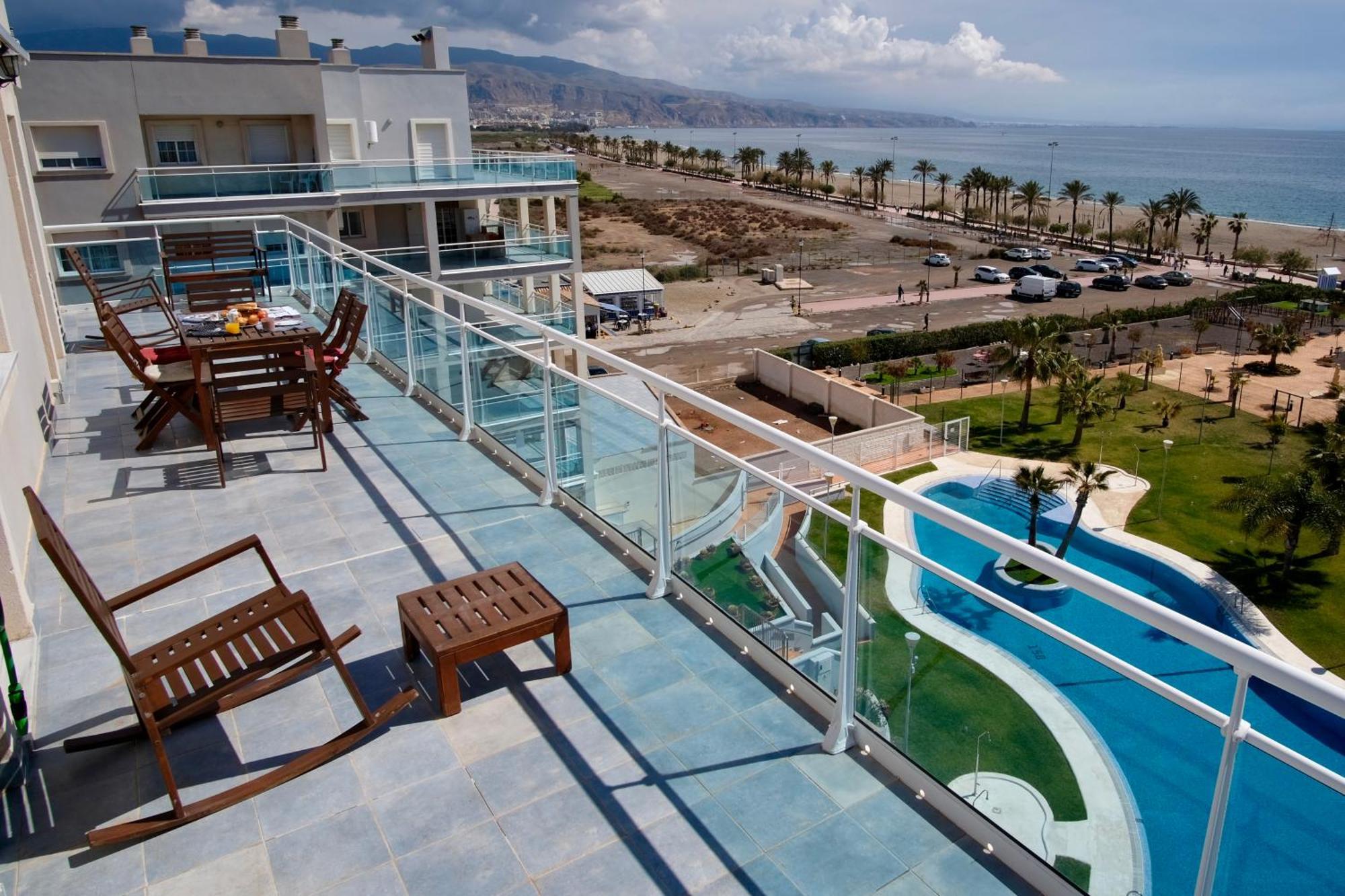 Seafront Penthouse Almeria 로쿠타스드마르 외부 사진